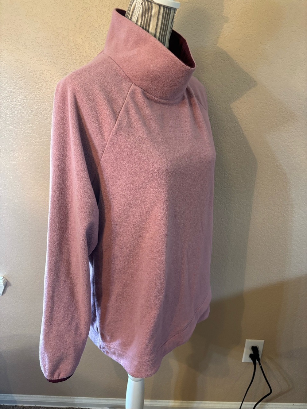 L.L. Bean Fleece Pullover Large 2-Tone Burgundy Trim Cozy Repreve Polyester Soft - Picture 6 of 16